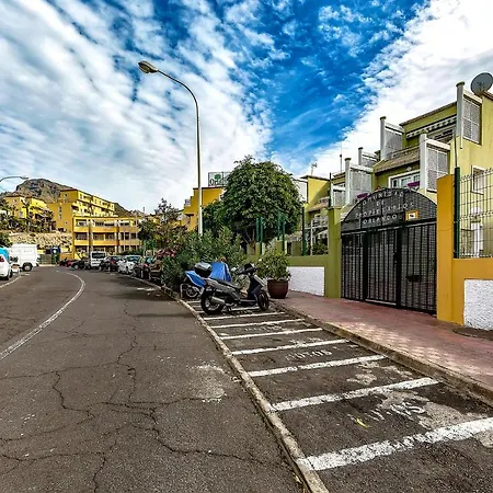 Luxury Two-bedroom Four Seasons Апартаменты Адехе