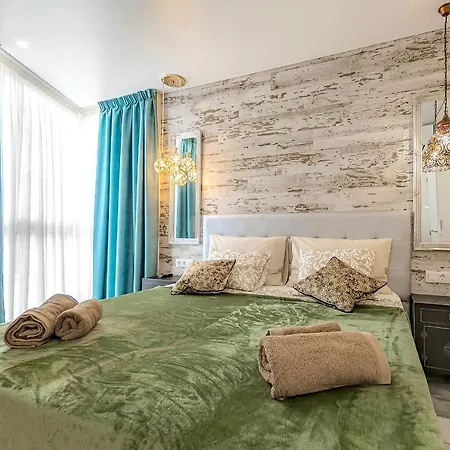 Luxury Two-bedroom Four Seasons Апартаменты