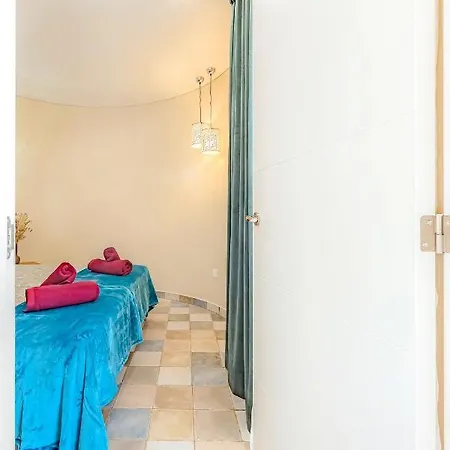 Luxury Two-bedroom Four Seasons